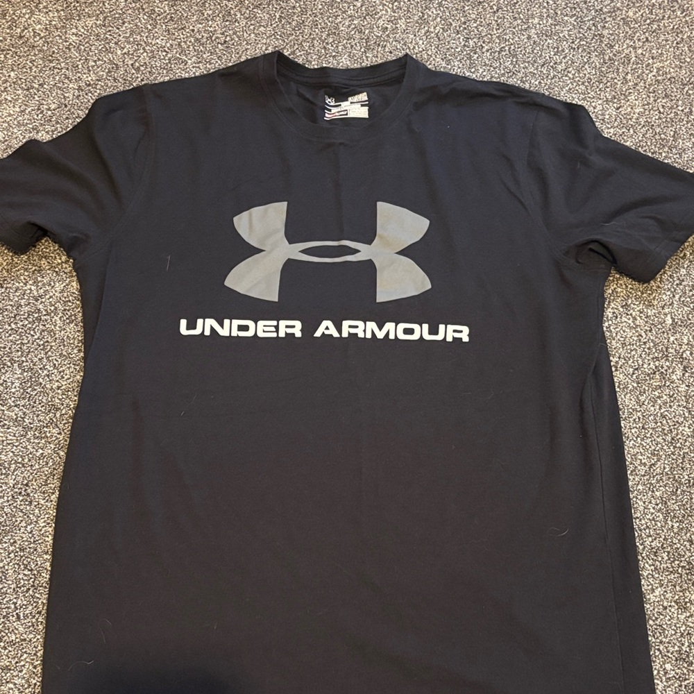 Under Armour Black T-Shirt with Gray Logo